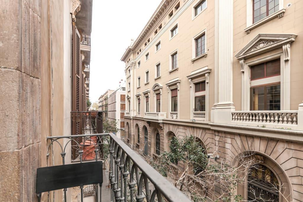 3 Bedroom Near Las Ramblas *