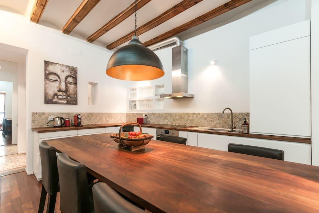3 Bedroom Near Las Ramblas Appartement *