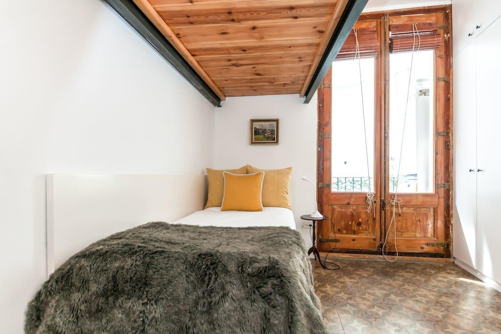 3 Bedroom Near Las Ramblas Barcelone