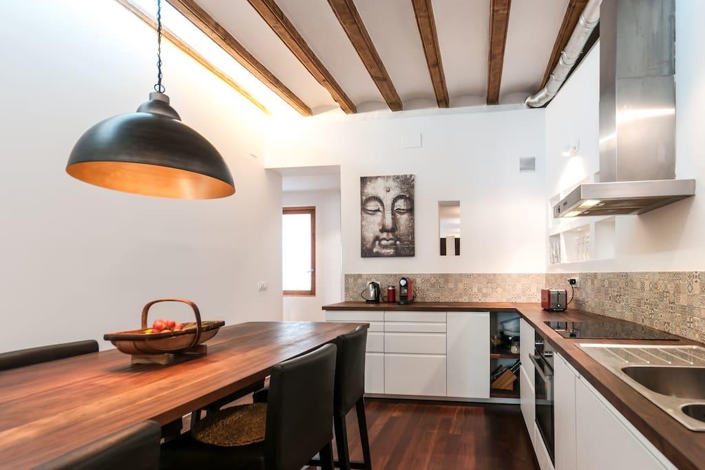 3 Bedroom Near Las Ramblas