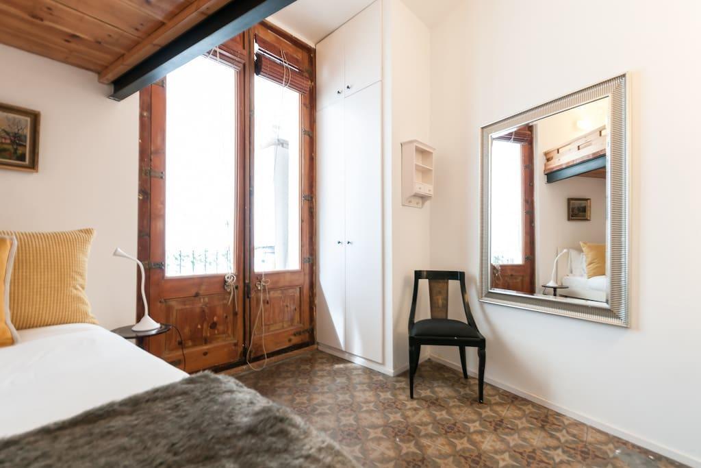 3 Bedroom Near Las Ramblas Appartement Barcelone