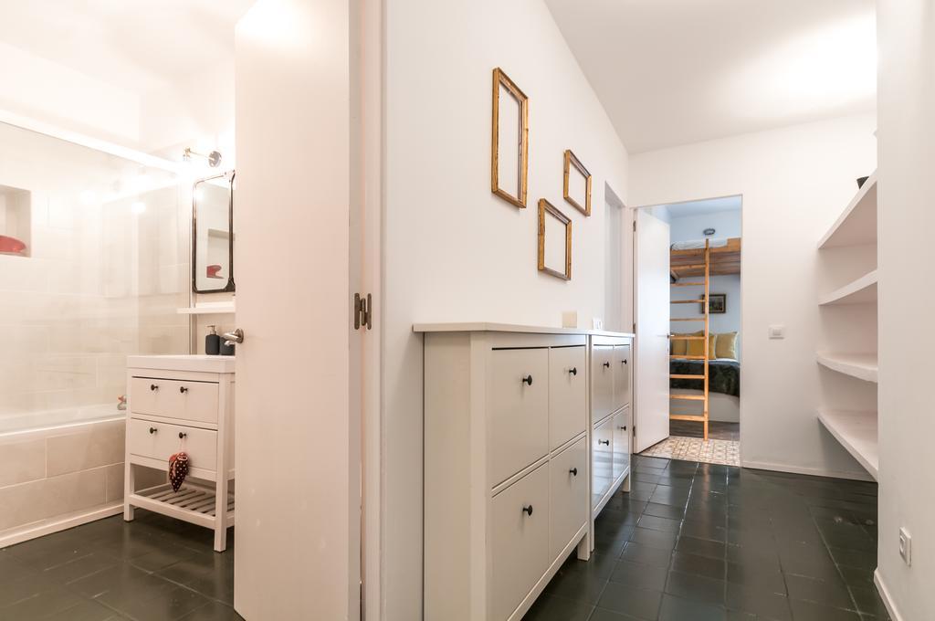 3 Bedroom Near Las Ramblas * Barcelone