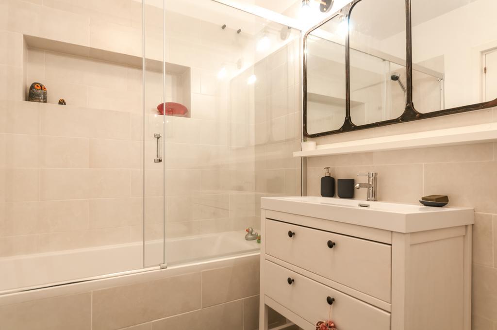 3 Bedroom Near Las Ramblas Appartement *